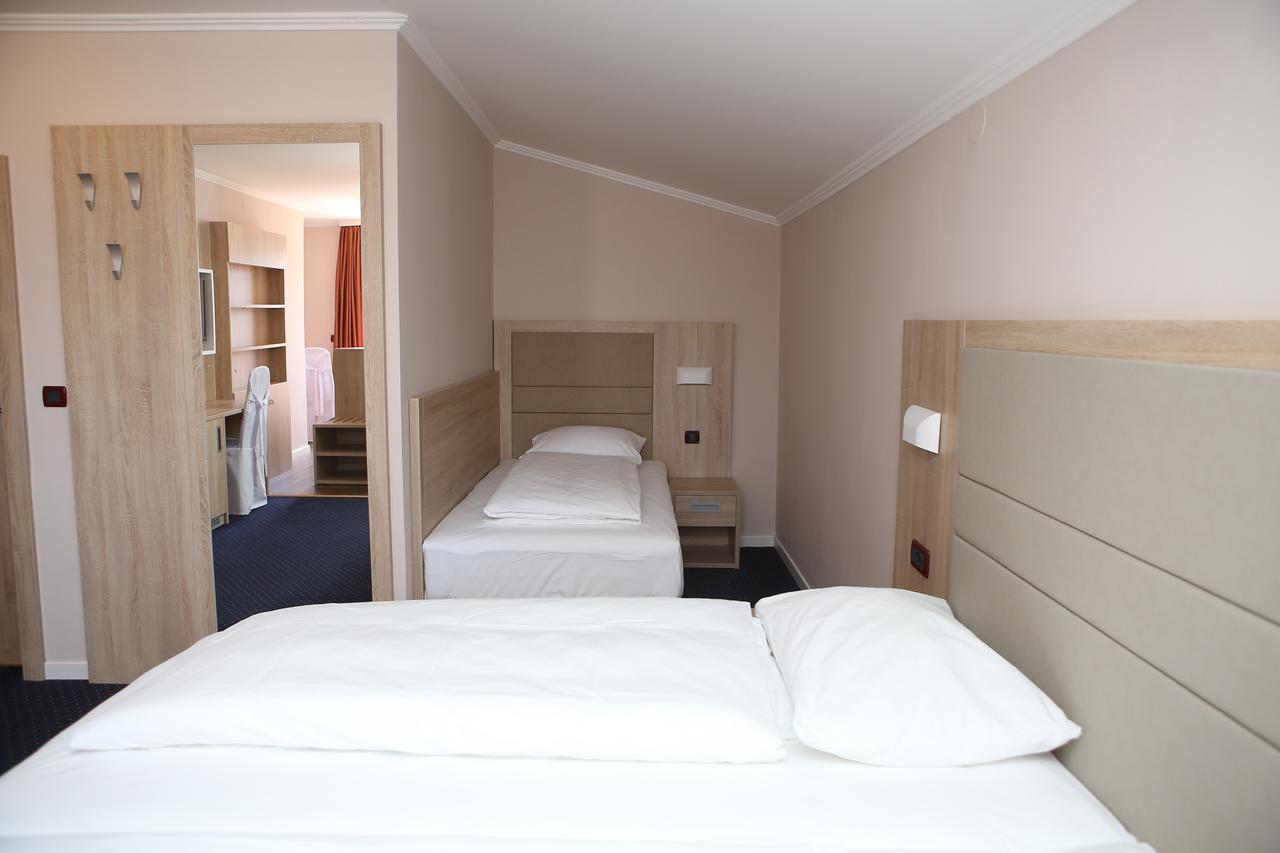 Hotel Ana Gospić المظهر الخارجي الصورة