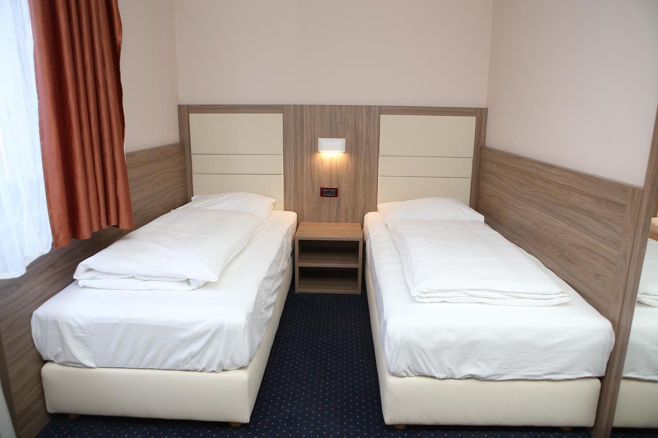 Hotel Ana Gospić المظهر الخارجي الصورة